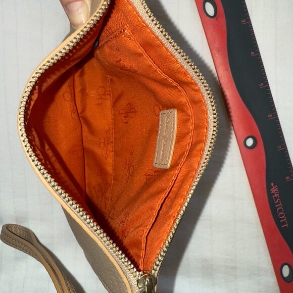 GUC Cole Haan Nude Pebbled Leather Envelope Wristlet with Gold Detail - Picture 4 of 6